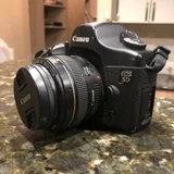 Фотоаппарат Canon EOS 5D с объективом 50mm f/1.4 (photo 1)