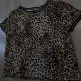 **👚 Продаю коротенькие футболки в очень хорошем состоянии!** (photo 3)