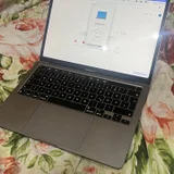 MacBook Pro (photo 3)
