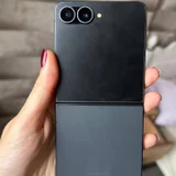 Samsung Galaxy Z Flip 8 (photo 4)