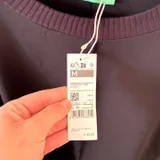 Платье черное Benetton новое с биркой. Посередине шов, короткие рукава, плотная ткань, длина выше колена (photo 1)