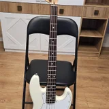 Бас-гитара Fender Standard Jazz Bass (photo 2)