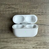 AirPods Pro 3 case (photo 1)