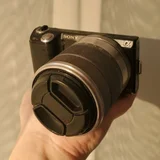 Фотоаппарат Sony Alpha NEX-5N с объективом и аксессуарами (photo 1)