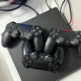 Игровая приставка PS4 Slim 1TB + 3 геймпада (photo 1)