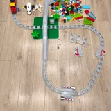 Набор Lego Duplo железная дорога+мост+дополнительные рельсы. Паровоз ездит, гудит, светится👍 (photo 1)