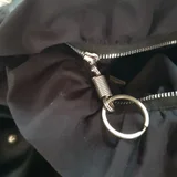 Сумка чёрная с заклёпками , из искуственной кожи. Upcycling, the only copy. Вместительная, стильная и очень эффектная! Впишется почти в любой стиль. (photo 5)