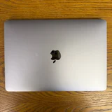 MacBook Air (photo 1)