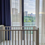 Детская кроватка с матрасом, бортиками и постельным бельем (photo 3)