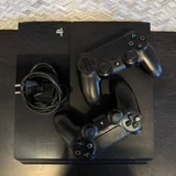 PlayStation 4 (photo 2)