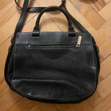 Сумка Michael Kors оригинал. Кожа. Отличное состояние, на последних двух фото можно увидеть ее минимальную длину и максимальную. (photo 2)