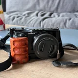 Sony ZV-E10 (photo 1)