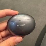 Кейс от наушников Huawei FreeBuds 4i и левый наушник. В рабочем состоянии (photo 1)