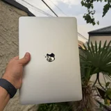 MacBook Pro (photo 3)
