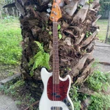 Бас-гитара Squier Classic Vibe '60s Mustang Bass (photo 1)