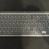 Apple Magic Keyboard (photo 1)