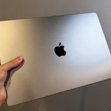 MacBook (photo 3)
