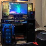 Продаётся компьютерный стол; Состояние: как новый (photo 1)