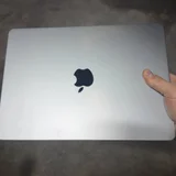 MacBook Air 13 (photo 1)