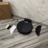 Полностью рабочий, аккумулятор исправен, есть большой бак для мусора, турбощётка и функция влажной уборки. Можно скачать приложение на телефон, составлять расписание уборки и строить карту уборки помещения. (photo 1)