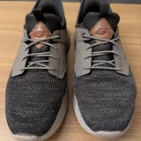 кроссовки Skechers с технологией slip-ins – с твёрдой пяткой, позволяет обувать без рук/ложечки. (photo 1)