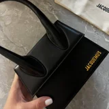Сумка jacquemus medium size оригинал.есть дефекты так как была в носке. (photo 1)