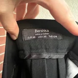 Чёрная юбка в складку Bershka, размер XS (photo 4)