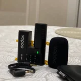 Накамерный микрофон Godox IVM-S2 в идеальном состоянии. В комплекте стерео aux, ветрозащита и чехол. Работает от одной батарейки, за два года ни разу не меняли, держит долго, аппарат надежный. (photo 1)