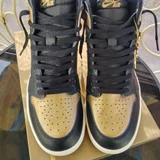 Кроссовки Jordan 1 Mid Metallic Gold (photo 6)