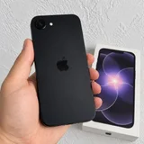 iPhone 17e (photo 1)