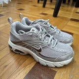 **Кроссовки Nike** (photo 1)