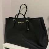Сумка Michael Kors Jet Set Large Shoulder Tote Saffiano (photo 1)