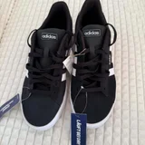 Кроссовки и сандалии Adidas (photo 2)