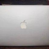 MacBook Air 13" (Intel Core i5, 4GB RAM, 128GB SSD) (photo 1)