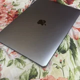 MacBook Pro (photo 2)