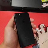 iPhone 7 (photo 1)