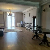 Продам просторную 2+1 в старом Батуми (photo 1)