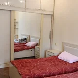 большой шкаф, две кровати одноместные, две тумбочки, столик. (photo 1)