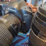 Пленочная камера Canon EOS-1 (photo 2)