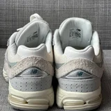 Кроссовки New Balance 2002r (photo 2)