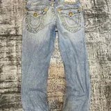 Джинсы True Religion (photo 1)