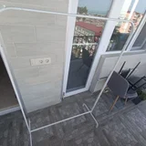 вешалка Ikea (б/у) - имеет следы эксплуатации - потёртости на штанге от вешалок. Простая, достаточно выносливая. Глубина 47см, ширина 100см, высота 153 см. (photo 2)