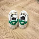 Белые кроссовки Adidas (photo 2)