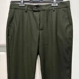 Airpods Pro 1gen (кейс и правый наушник) — swimming trunks, trench coat, jean (photo 3)
