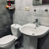 Комплект сантехники (унитаз, умывальник с краном и зеркало) — washbasin (photo 2)