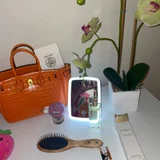 Зеркало с USB — desk, hamper (photo 1)