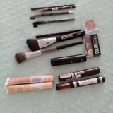 Рюкзак и аксессуары — face powder, lipstick (photo 4)