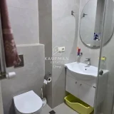 Сдается студия — washbasin, toilet seat (photo 3)