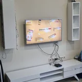 Тумба под телевизор и две навесные полки (photo 1)