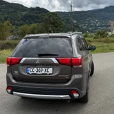 Mitsubishi Outlander SEL 2016 — sports car, beach wagon, convertible (photo 3)